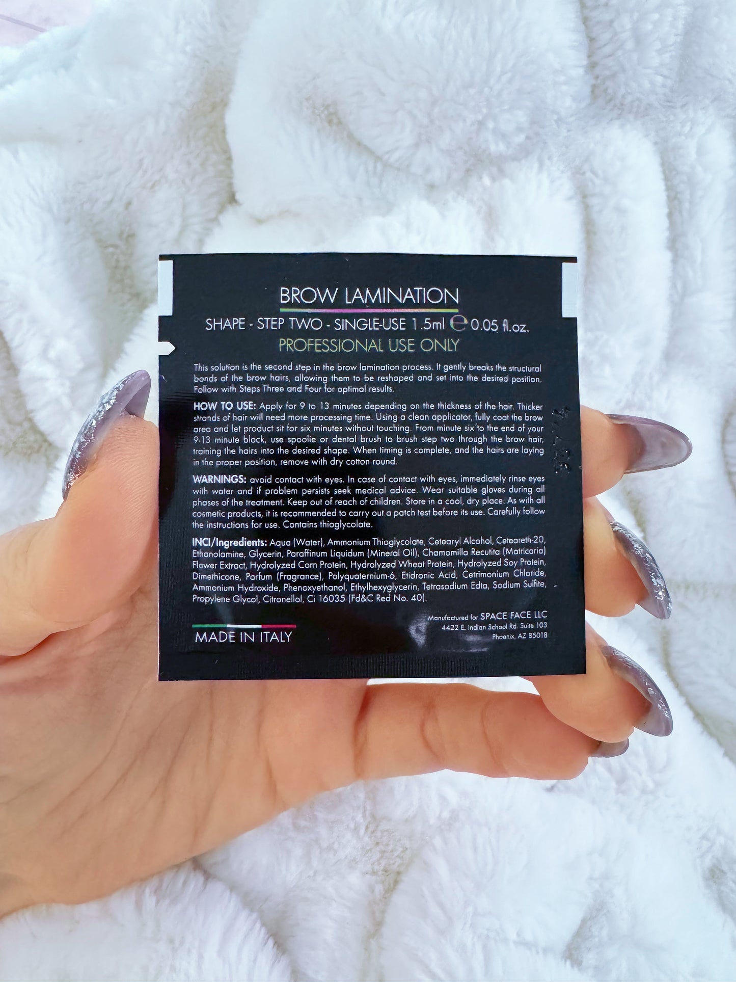 Brow Lamination: Step 2 (Shape)